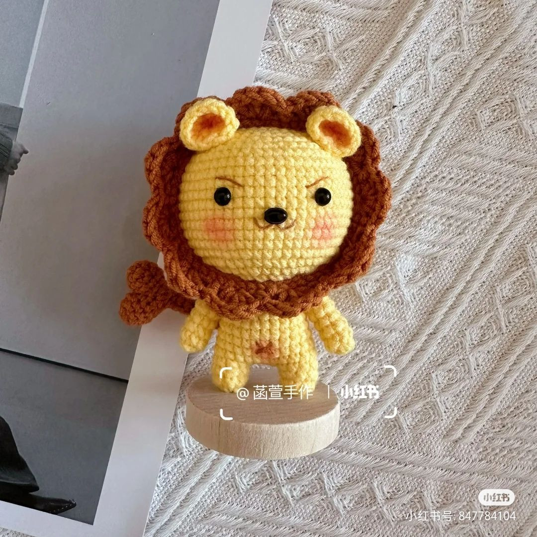 Little lion and drumstick crochet pattern