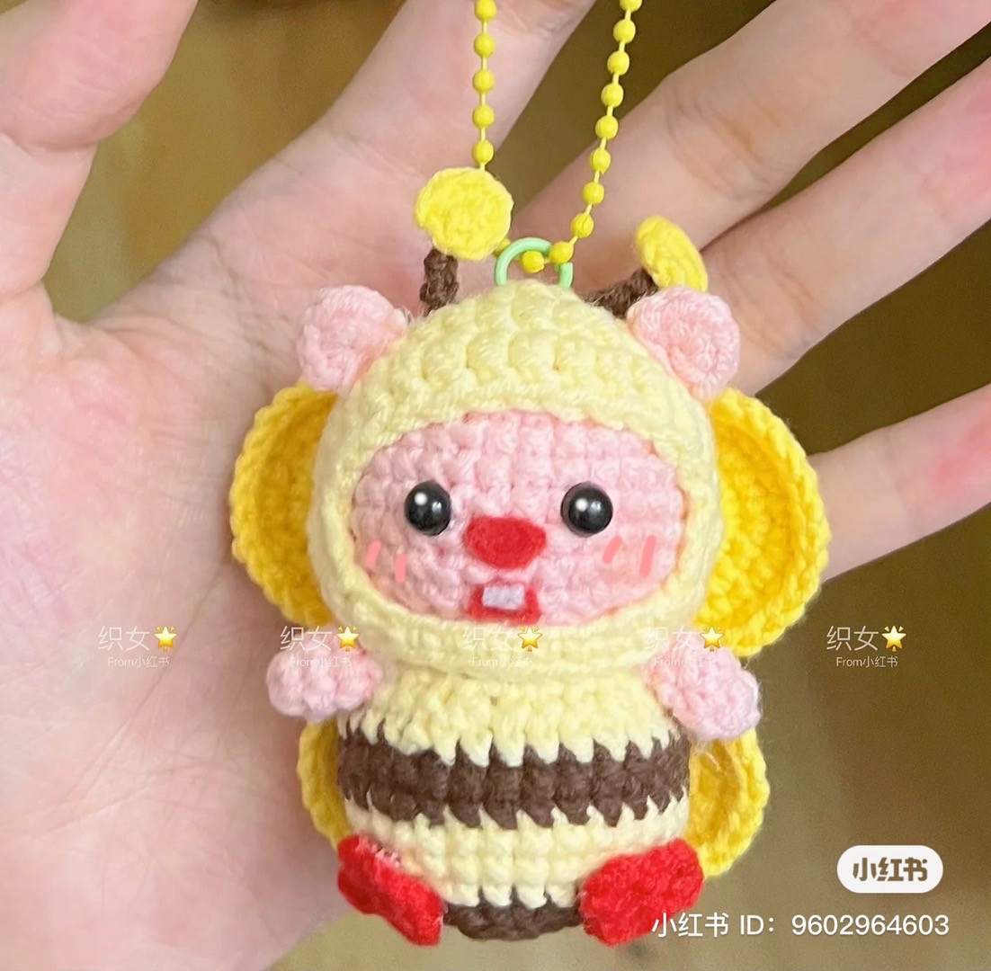 Pig cosplay bee crochet pattern