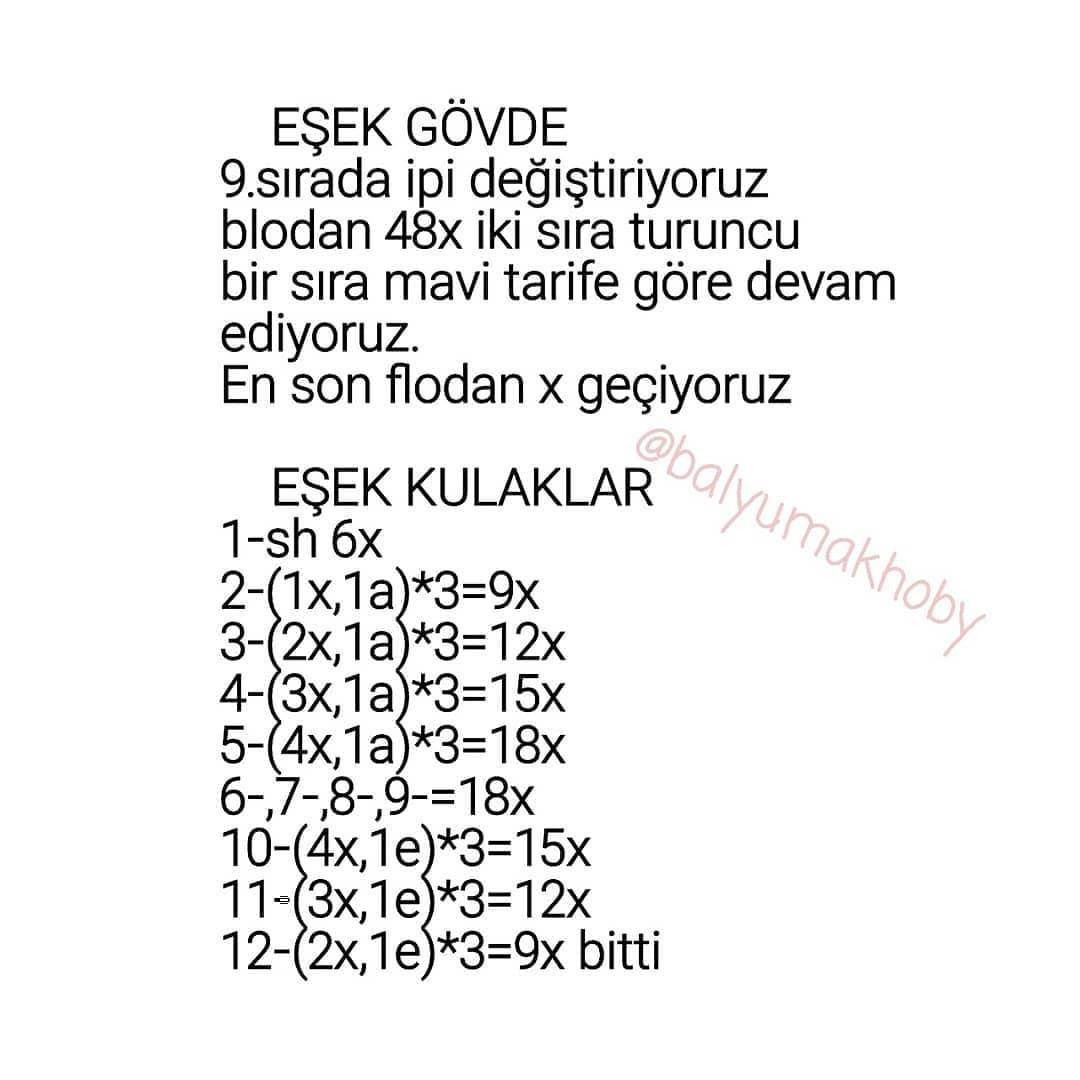 Sarı boynuzlu, pembe ve mavi yeleli beyaz bir tek boynuzlu at için tığ işi modeli.Sarı geyik, mavi etek giyiyor, kahverengi lekeler.Mavi ve turuncu çizgili, beyaz ağızlı gri katır.