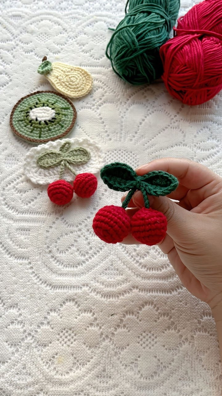 Strawberry hairpin crochet pattern