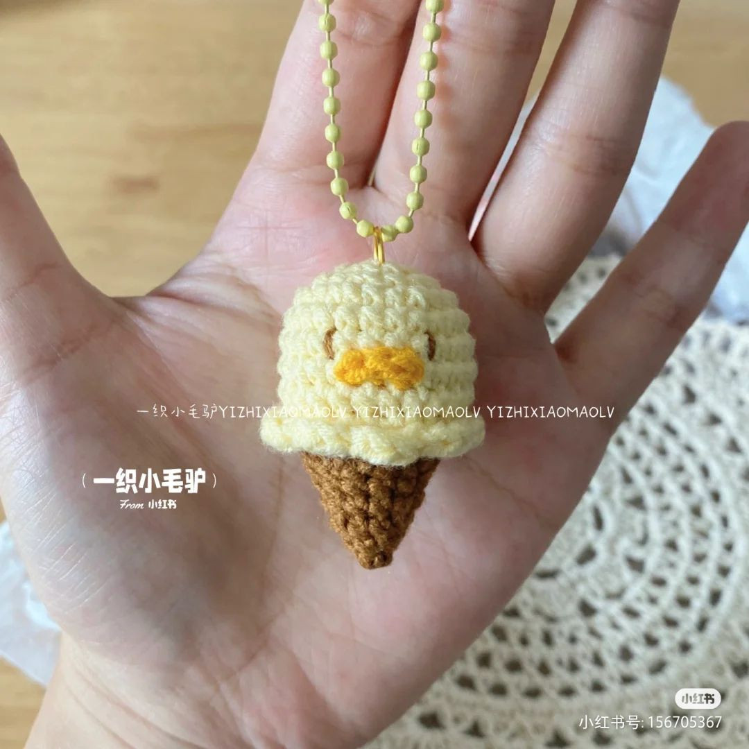 Wool crochet pattern, ice cream keychain