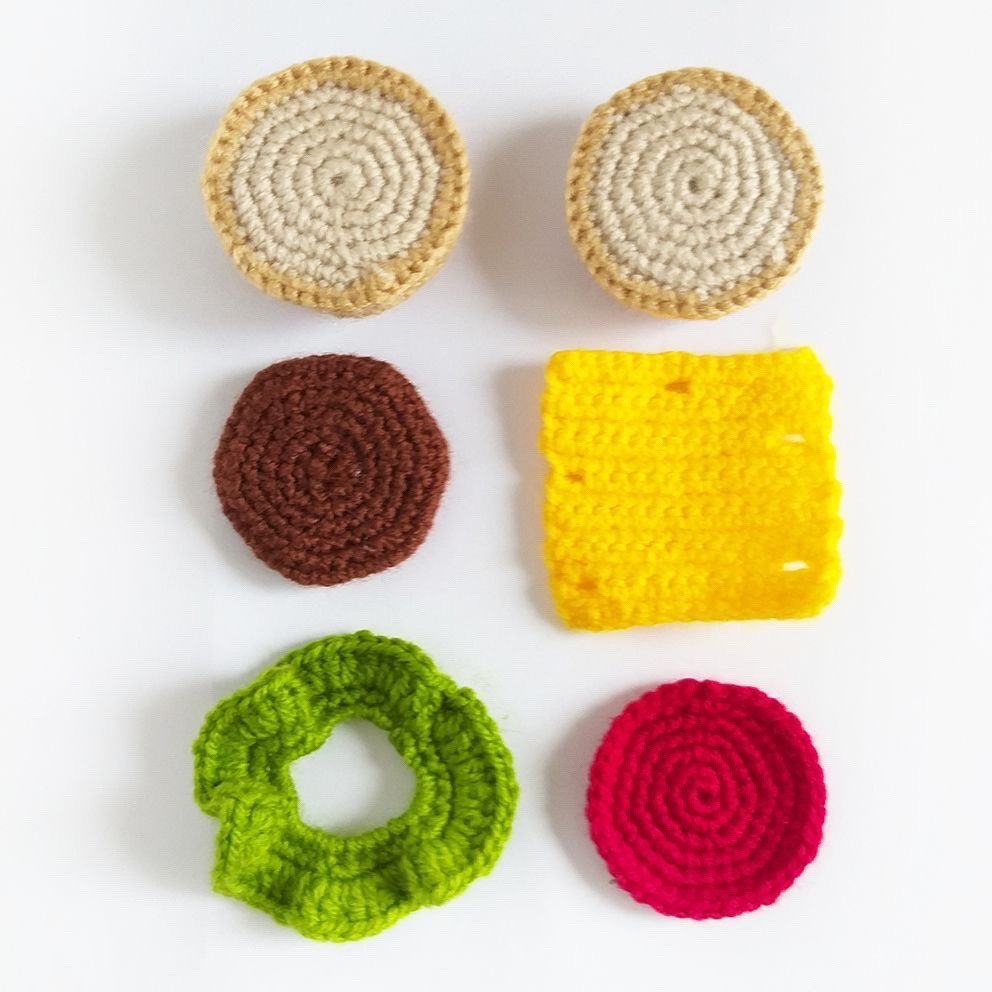 Crochet pattern for sandwich keychains