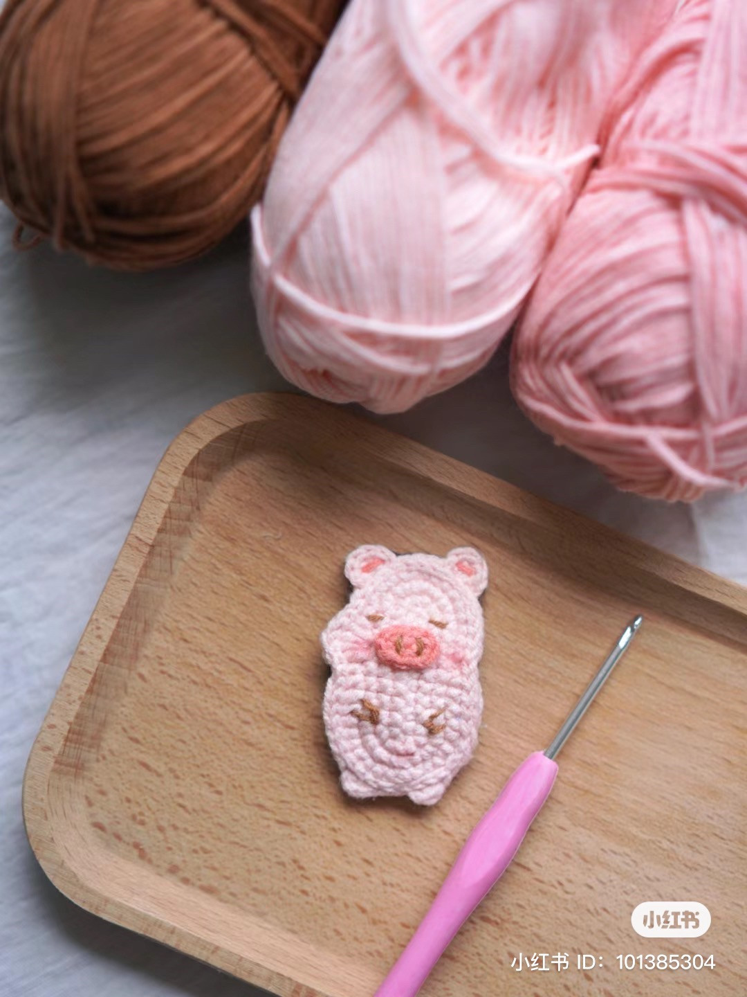 Crochet patterns for duck hairpins, pig hairpins, rabbit hairpins.