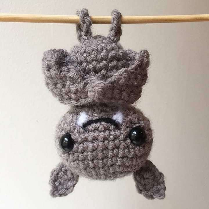 cute gray bat crochet pattern