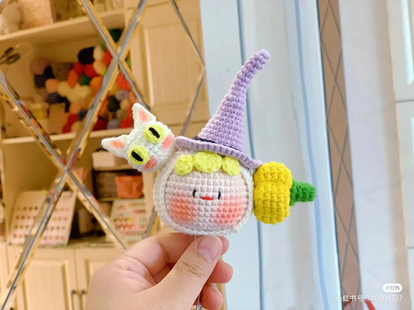 Mochi witch hat crochet pattern
