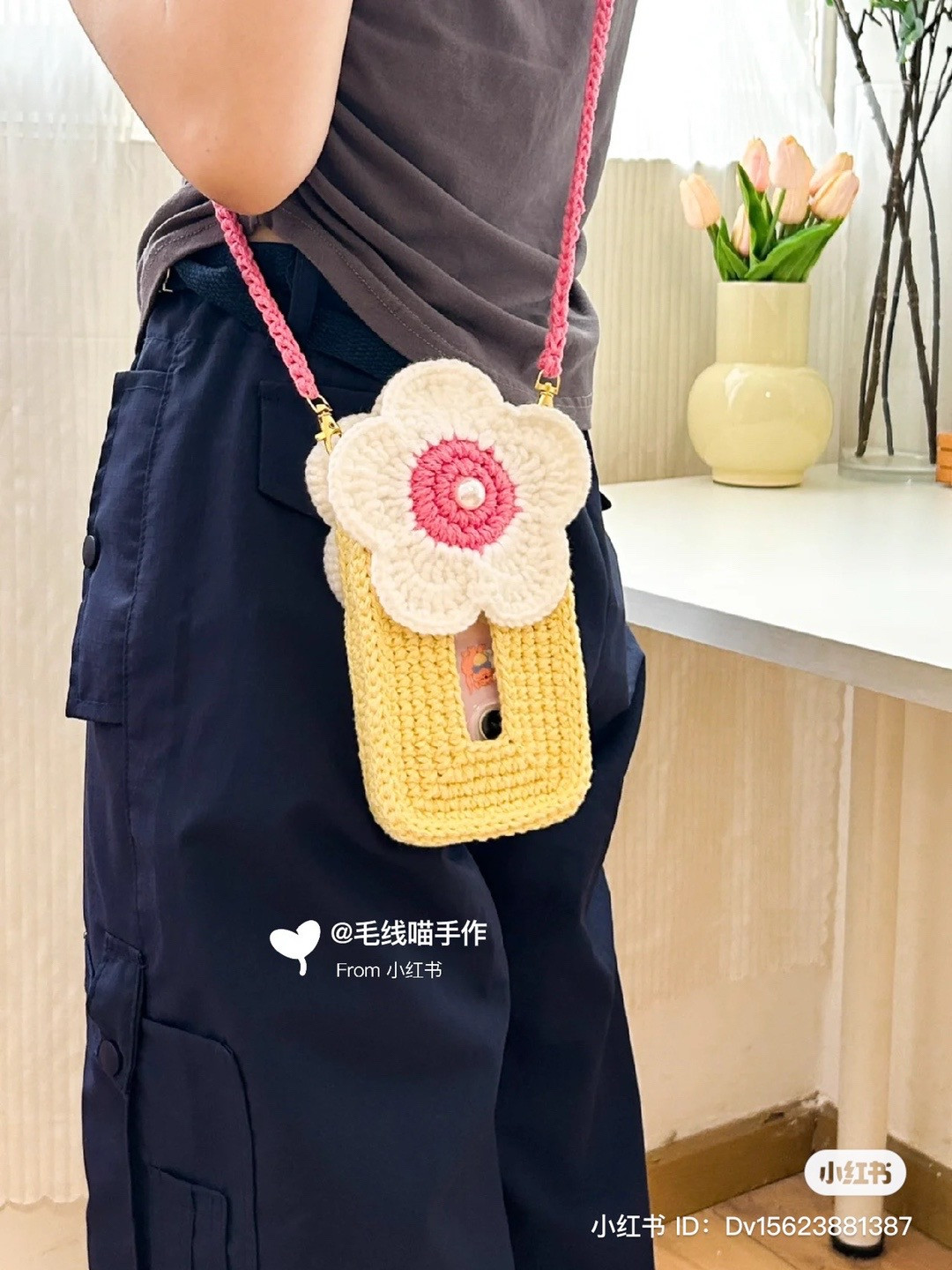 Plumeria cell phone bag