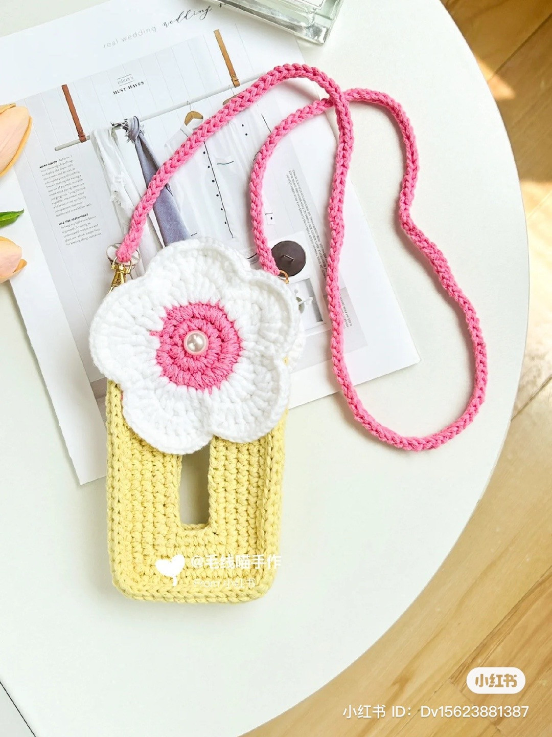 Plumeria cell phone bag