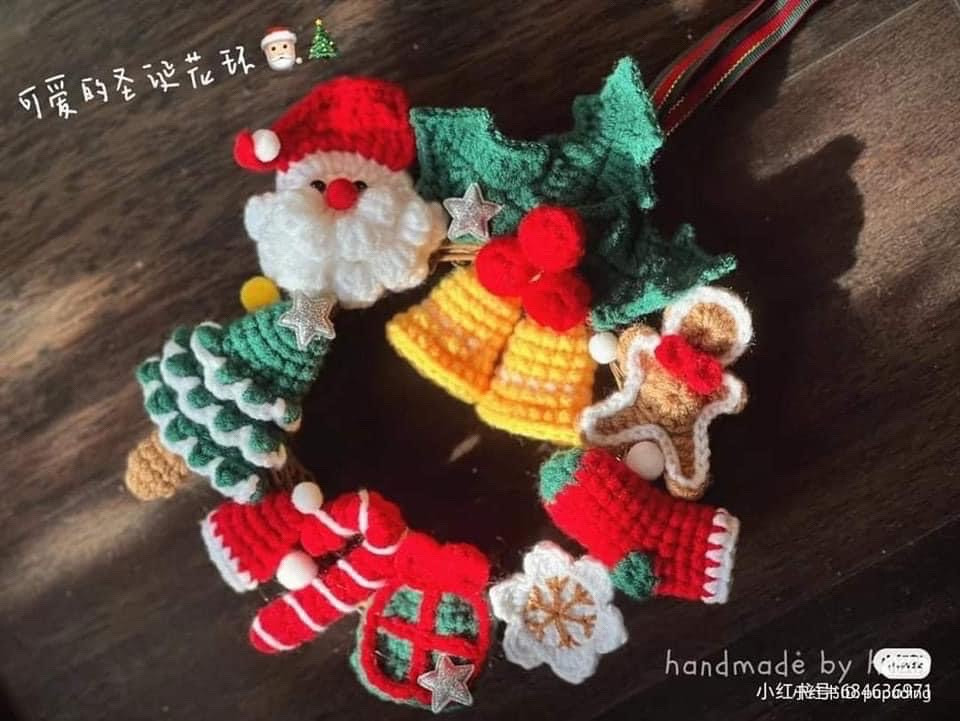 Christmas wreath crochet pattern includes Santa's head, pine tree, candy, bell, ginger baby...