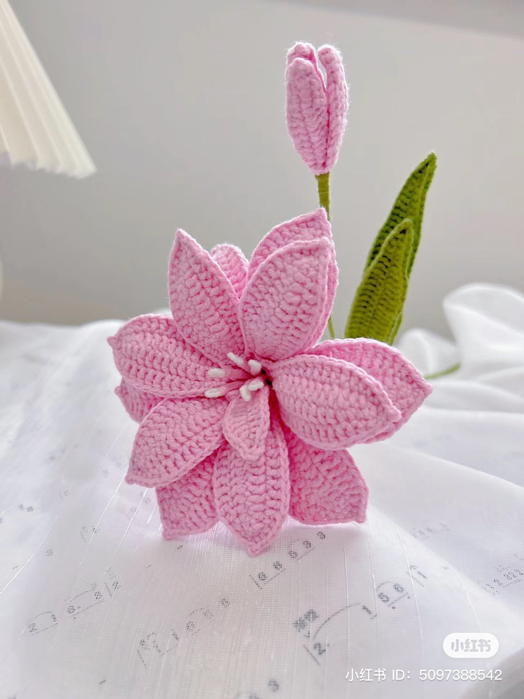 Crochet pattern Double amaryllis plant (with illustrations)