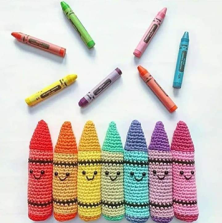 Happy crayons pattern