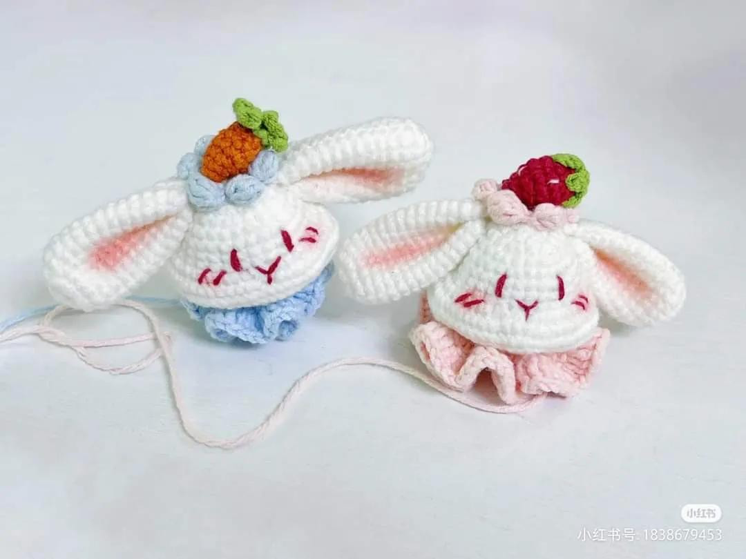 White rabbit rattle crochet pattern