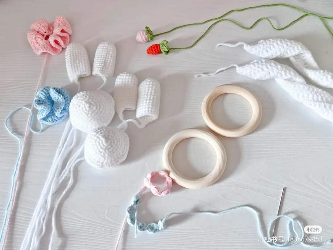 White rabbit rattle crochet pattern