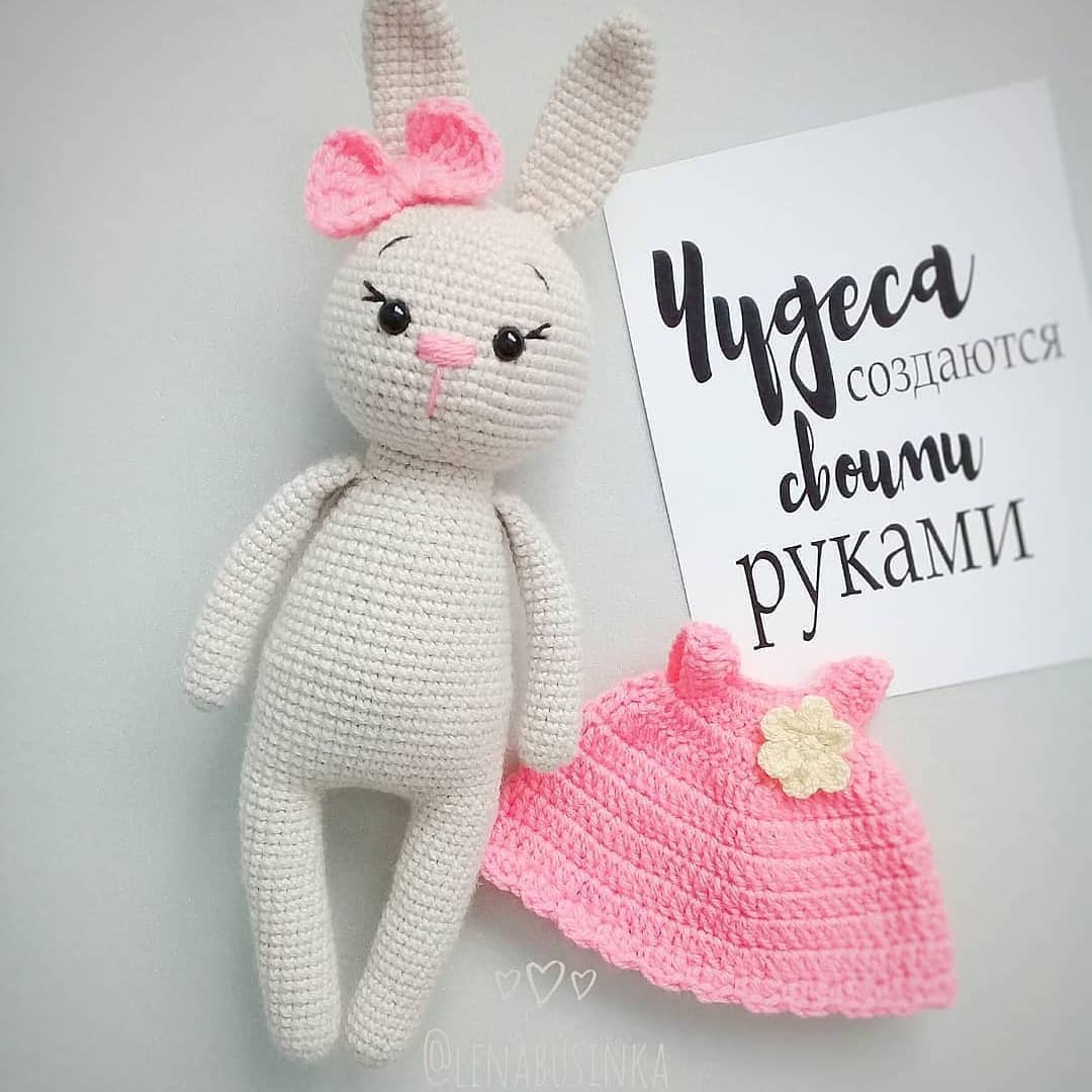 Бесплатное описание "Зайка в платье"🐰