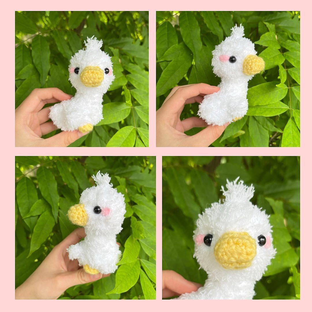 Crochet pattern for a white chicken with a yellow beak.