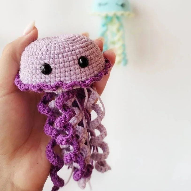Free crochet jellyfish 💜 💞