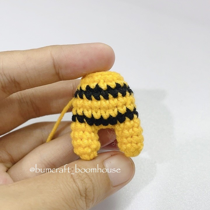 free pattern bee keychain