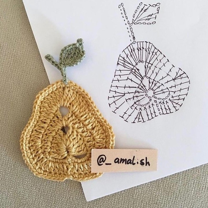 Pear and apple crochet pattern