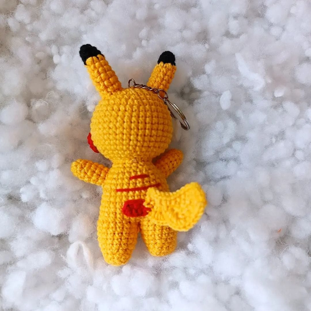 kırmızı yanaklı sarı pikachu tığ işi modeli