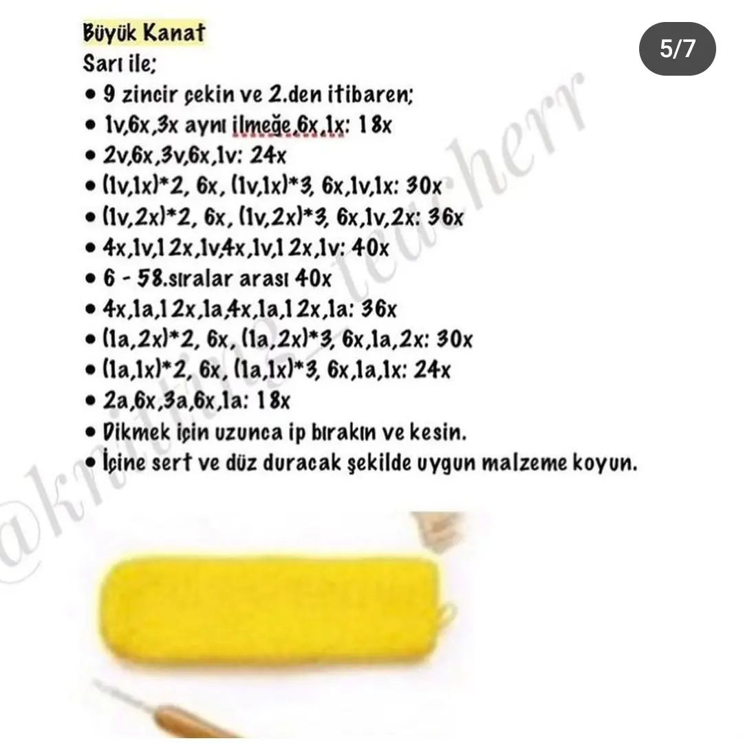 Sarı kanatlı uçak tığ işi modeli.