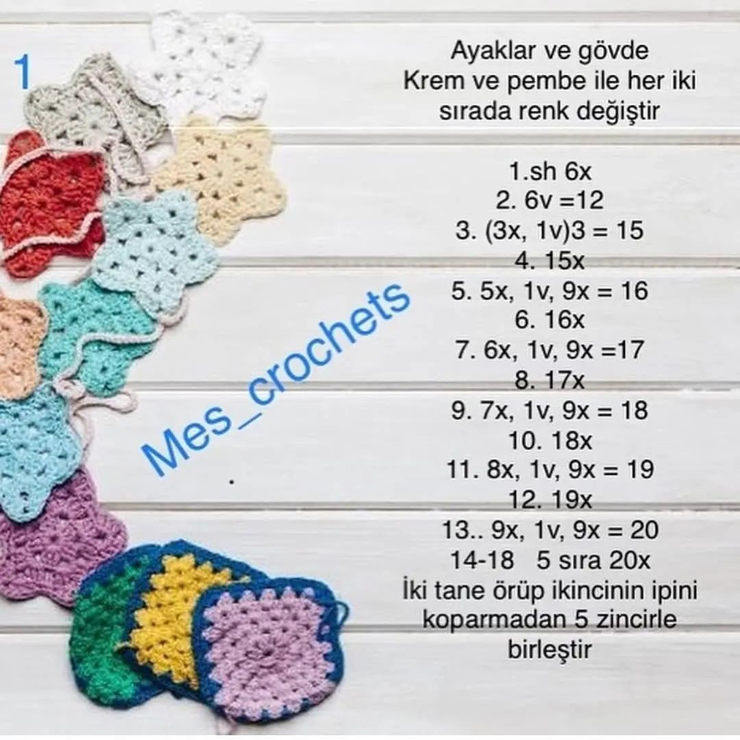 Siyah noktalı elbise giyen bir bebek için tığ işi modeli