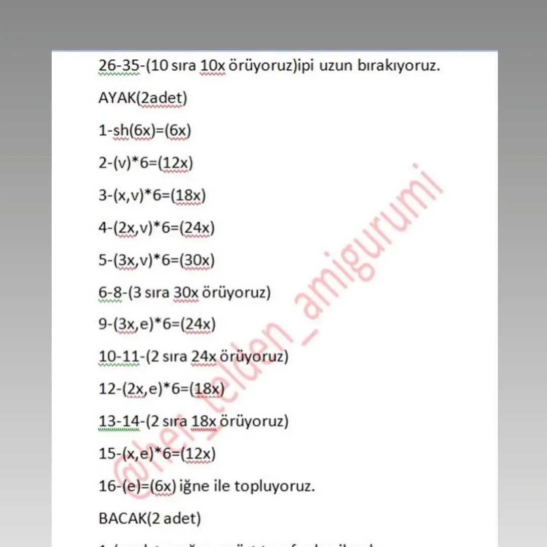 Tulum ve gömlek giyen bir farenin tığ işi modeli