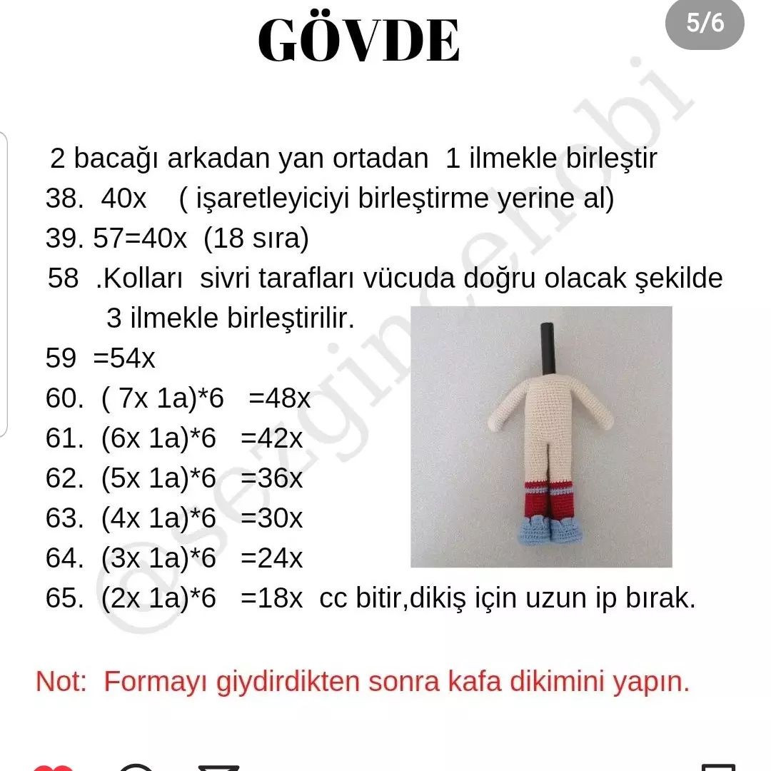 Kıvırcık saçlı erkek bebek için tığ işi modeli