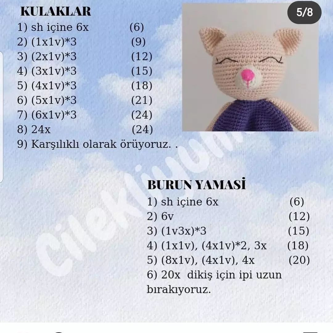 Mor elbise giyen ayı bebek için tığ işi modeli