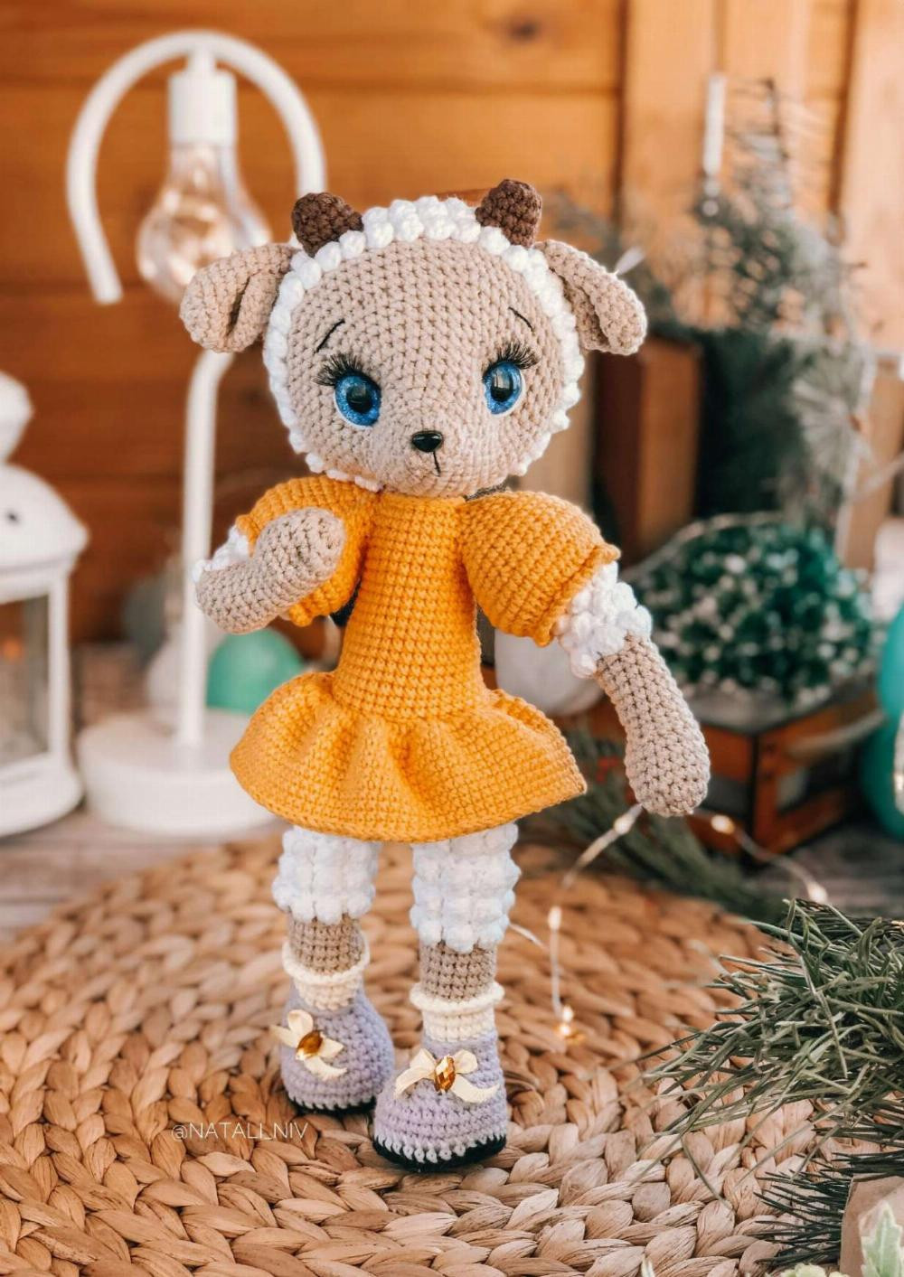 crochet pattern kelly the lamb