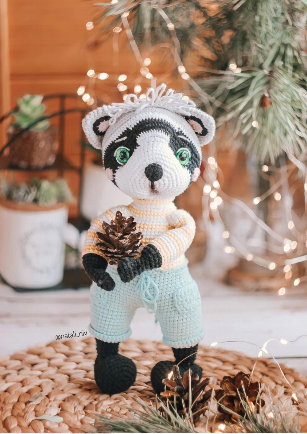 CROCHET PATTERN SMOKEY RACCOON