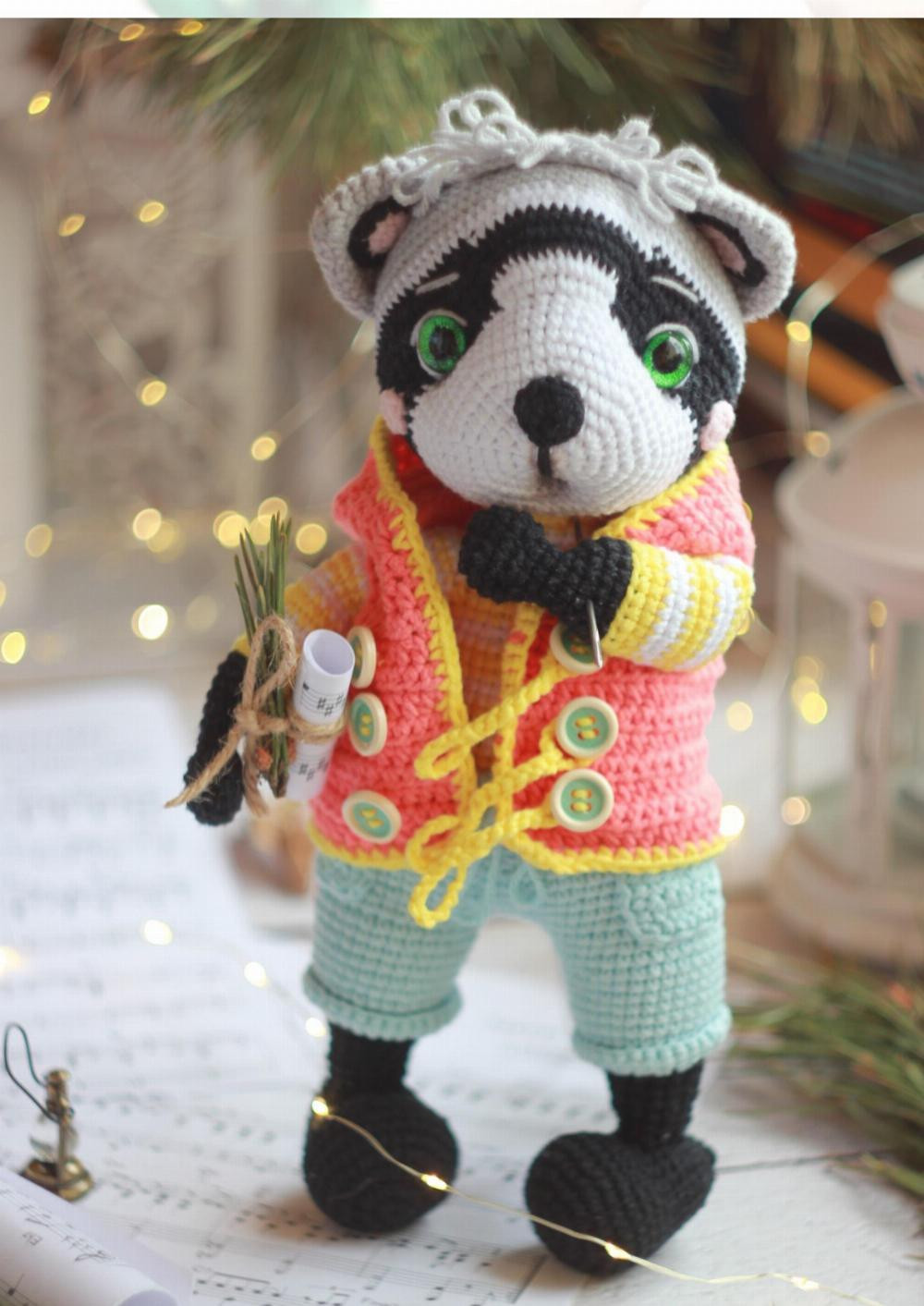 CROCHET PATTERN SMOKEY RACCOON