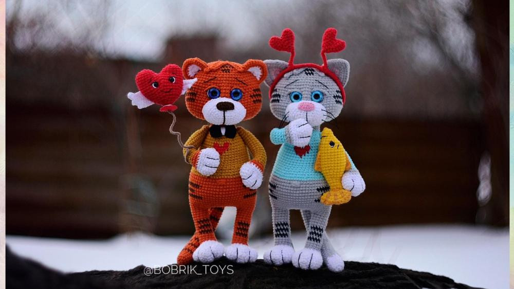 Crochet toy pattern Martin the cat and Anthony the tiger