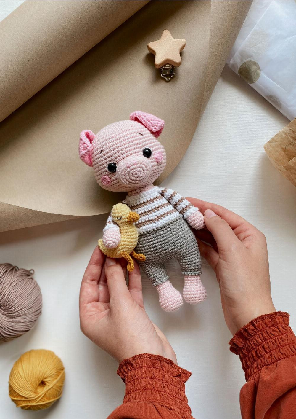 PETER THE PIG CROCHET PATTERN