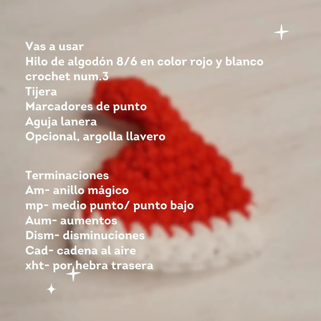 Seguimos tejiendo para navidad 🎄✨️ y gratis Hoy le toca a este gorrito, que tiene el tamaño ideal para decorar o darlo de llavero.