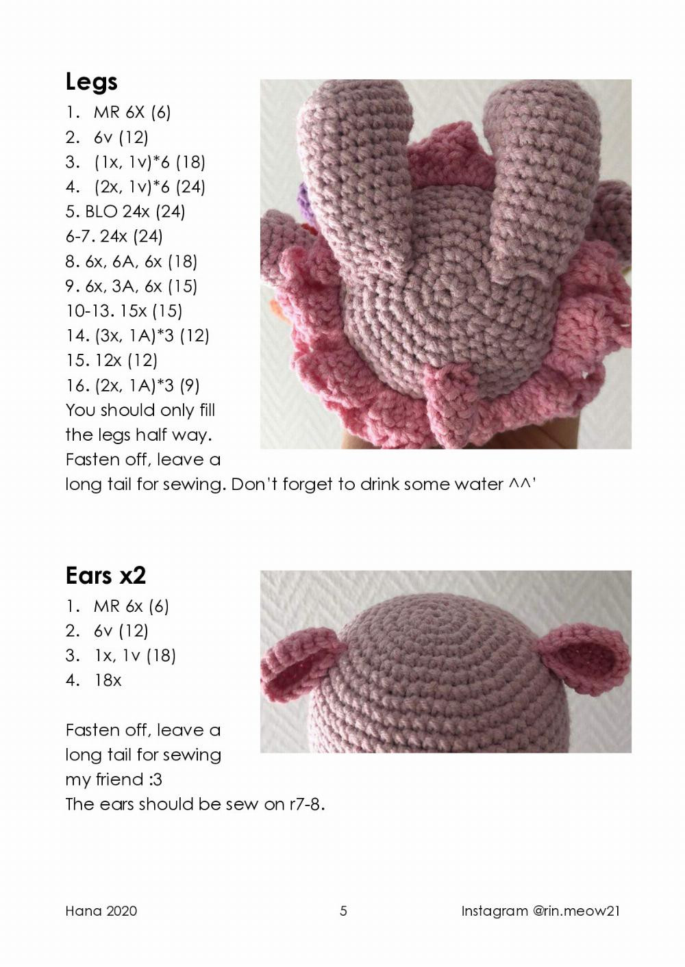 Crochet pattern of a pig wearing a wreath