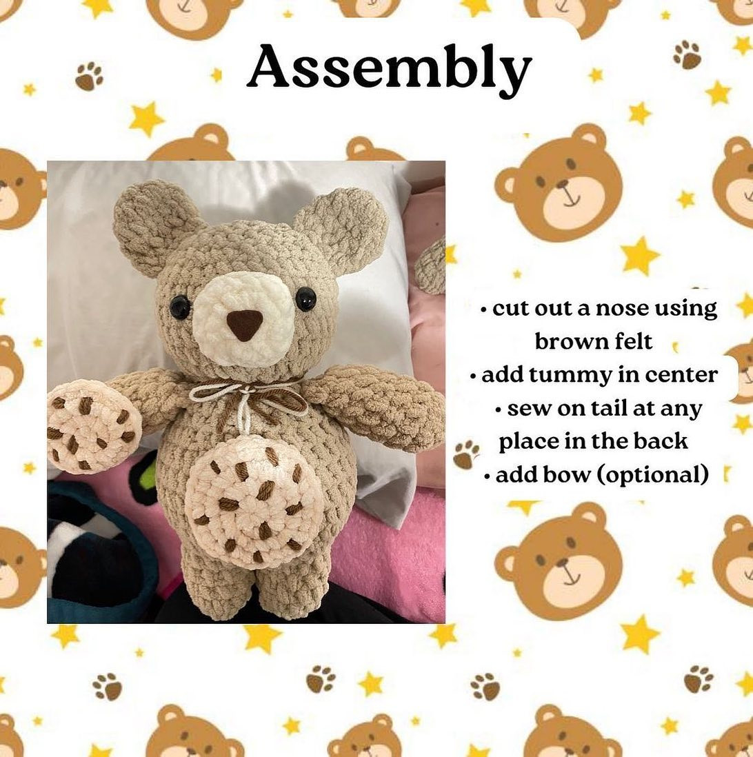 Crochet pattern of bear holding a cookie