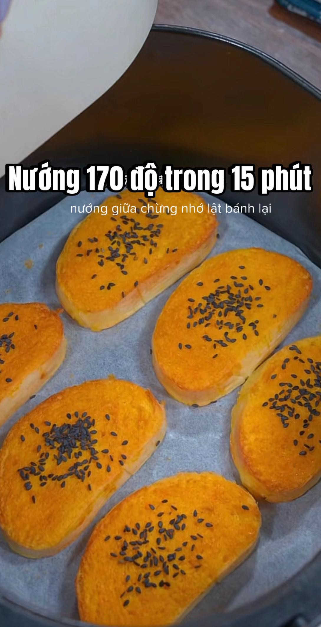 bánh bao nướng với nồi chiên không dầu