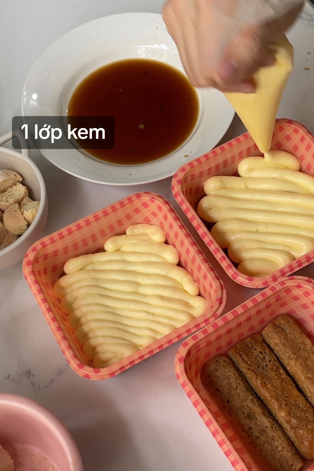 Bánh kem tiramisu chuẩn vị không cần lò nướng, không cần máy đánh trứng nhanh gọn chỉ với 5p chuẩn bị