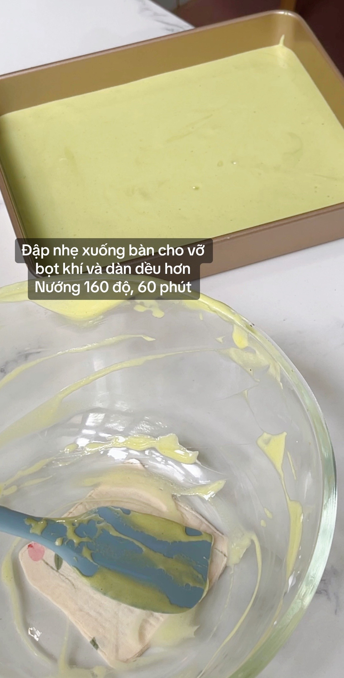 Bông lan trà xanh cuộn kem dâu tây