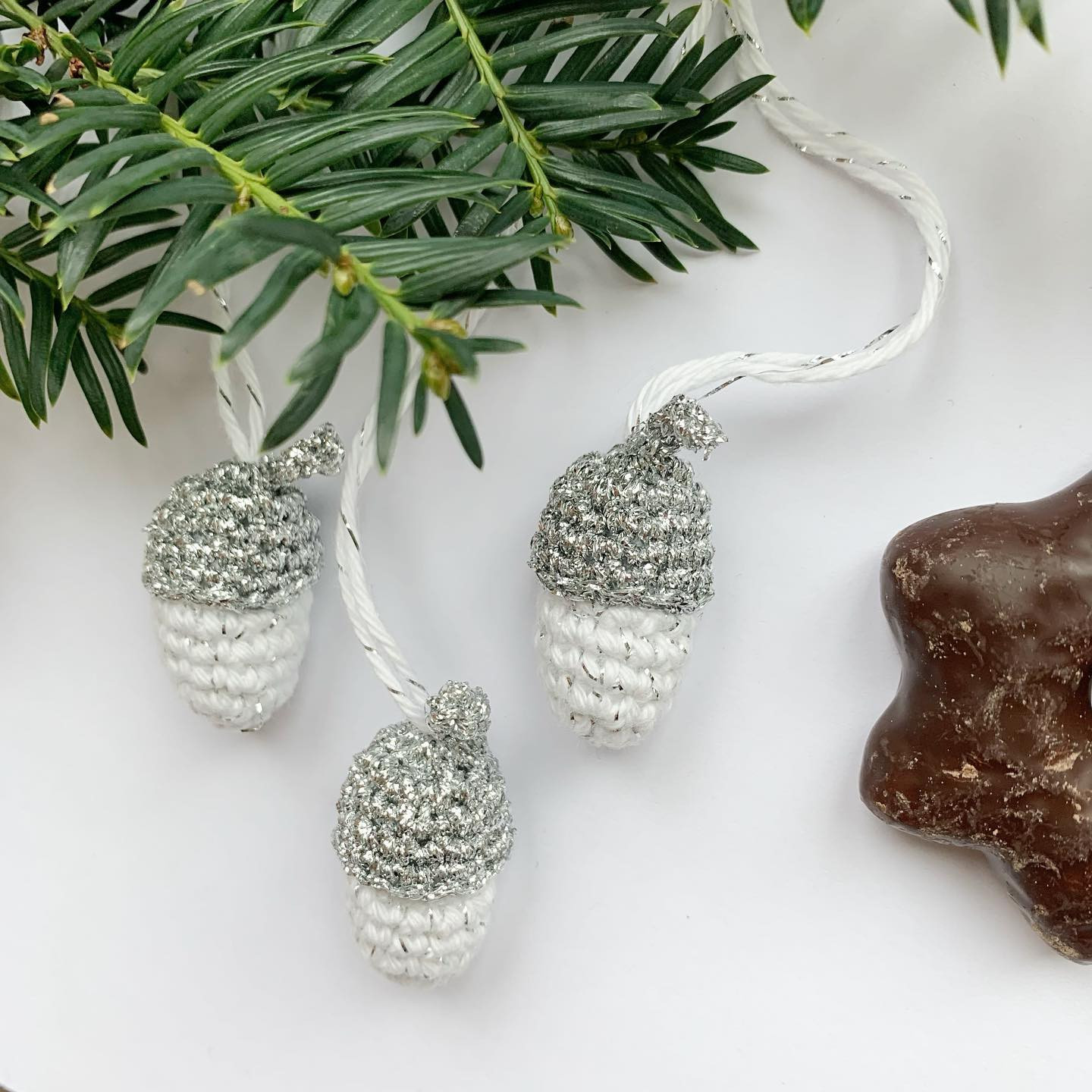 christmas acorn crochet pattern