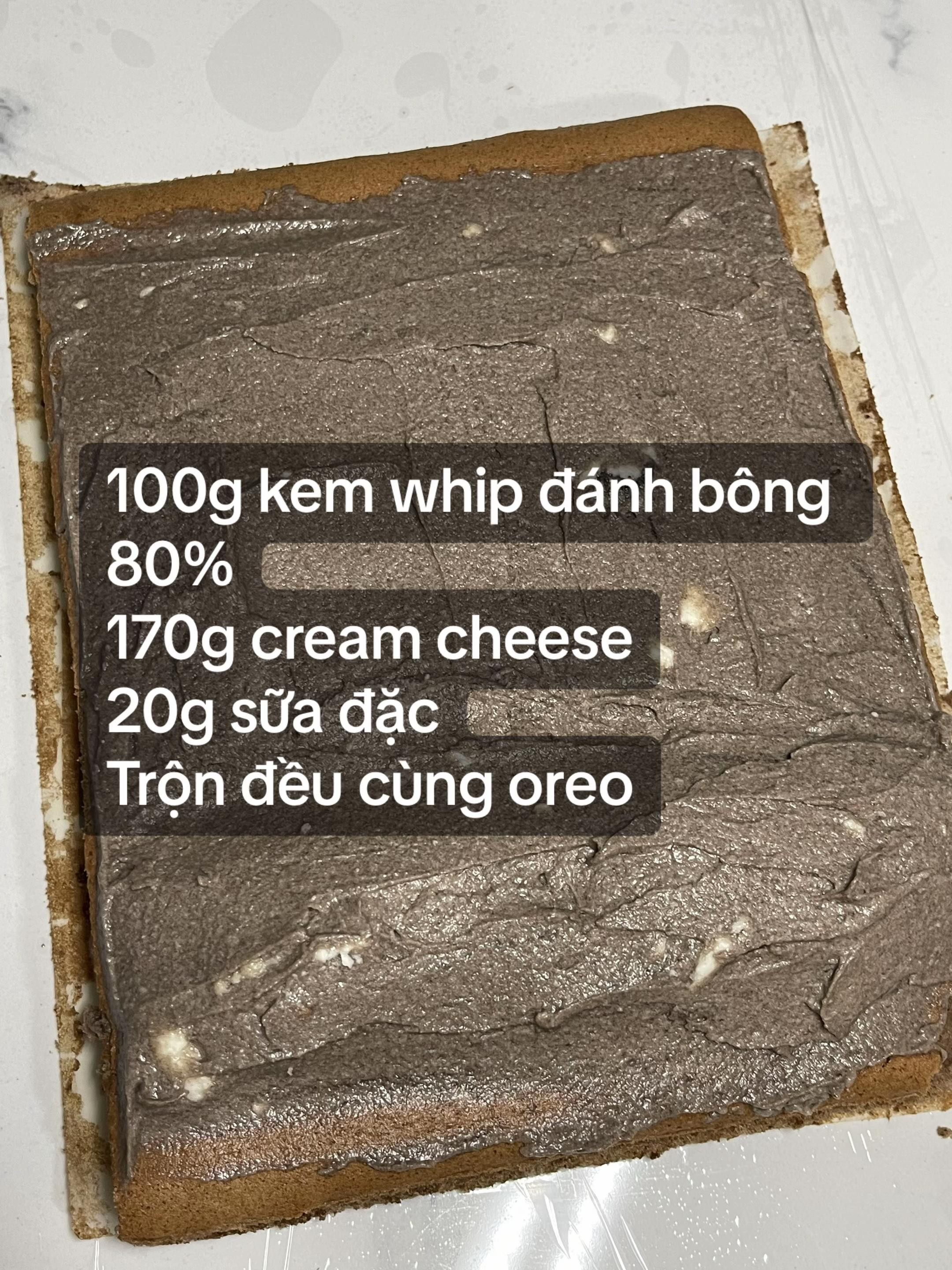 Công thức làm bông lan cuộn oreo