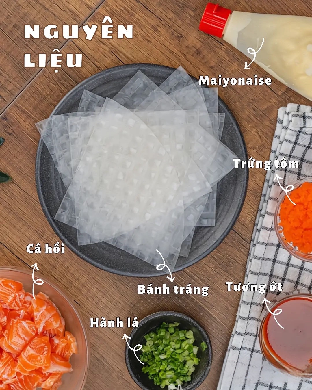 Công thức làm món: Bánh tráng cá hồi