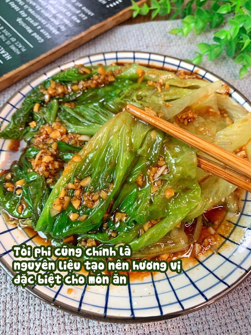 Công thức làm món xà lách sốt dầu hào