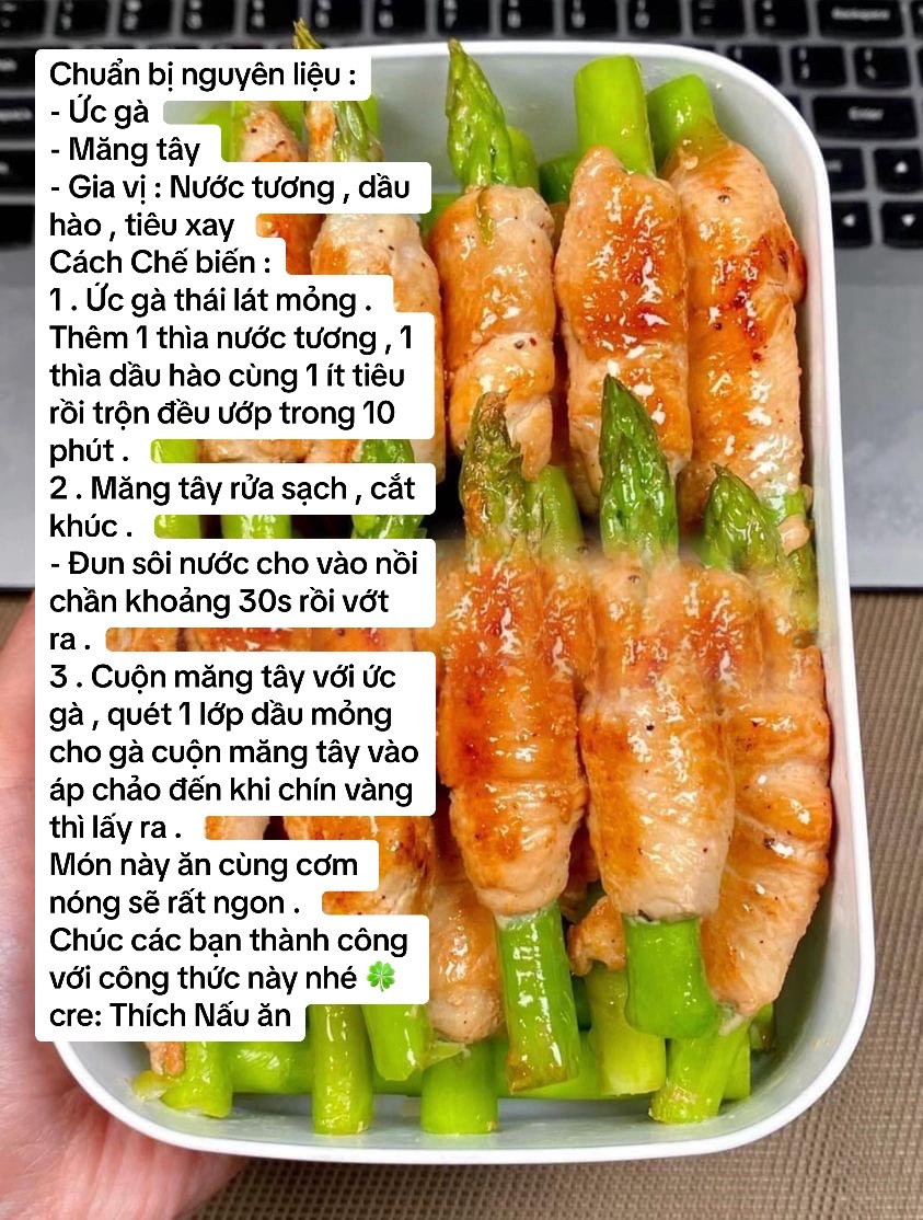 Công thức làm ức gà cuộn măng tây.