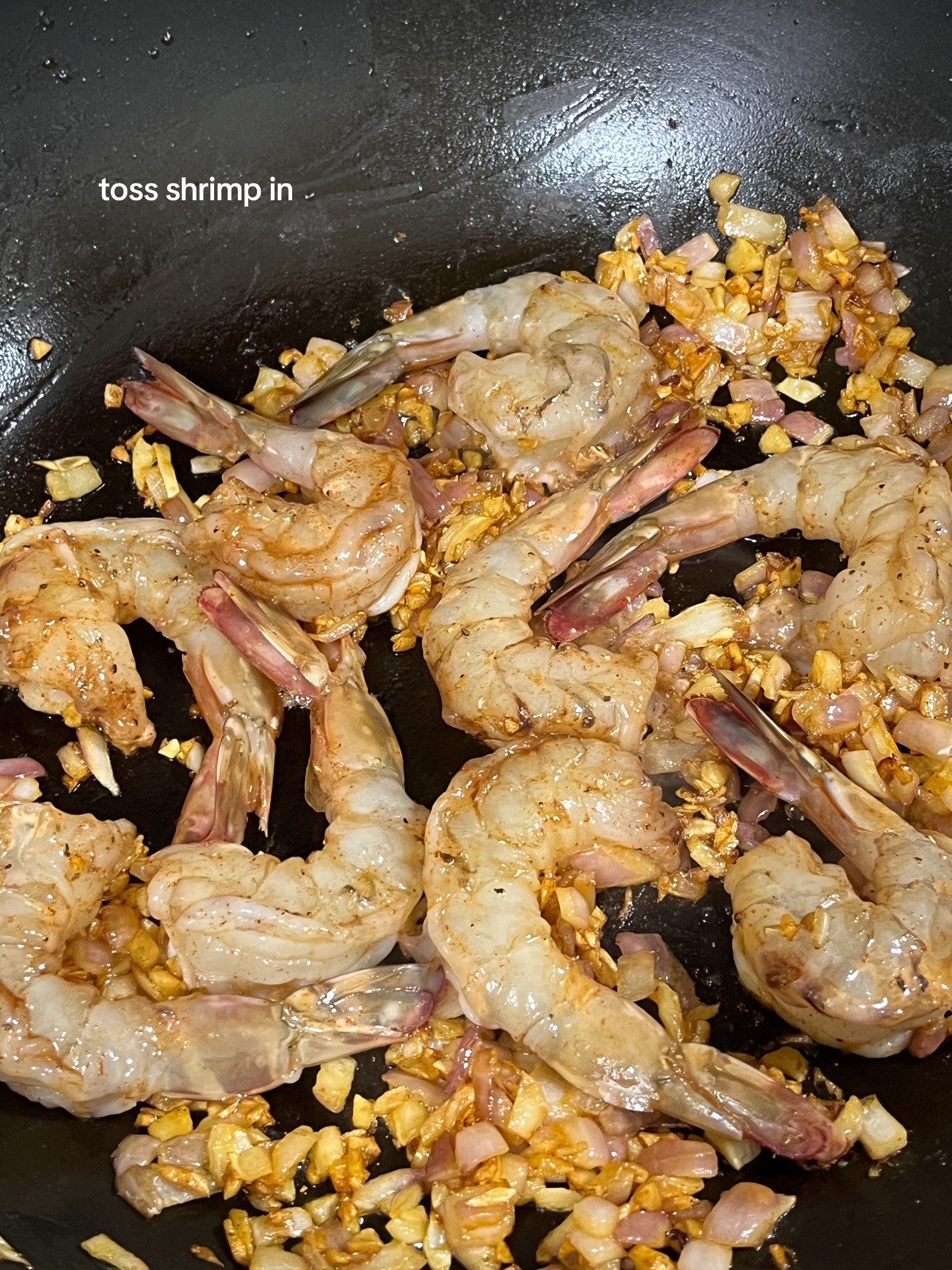 make spicy shrimp aglio olio