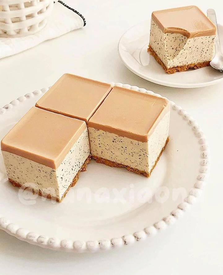 bánh cheesecake hồng trà sữa