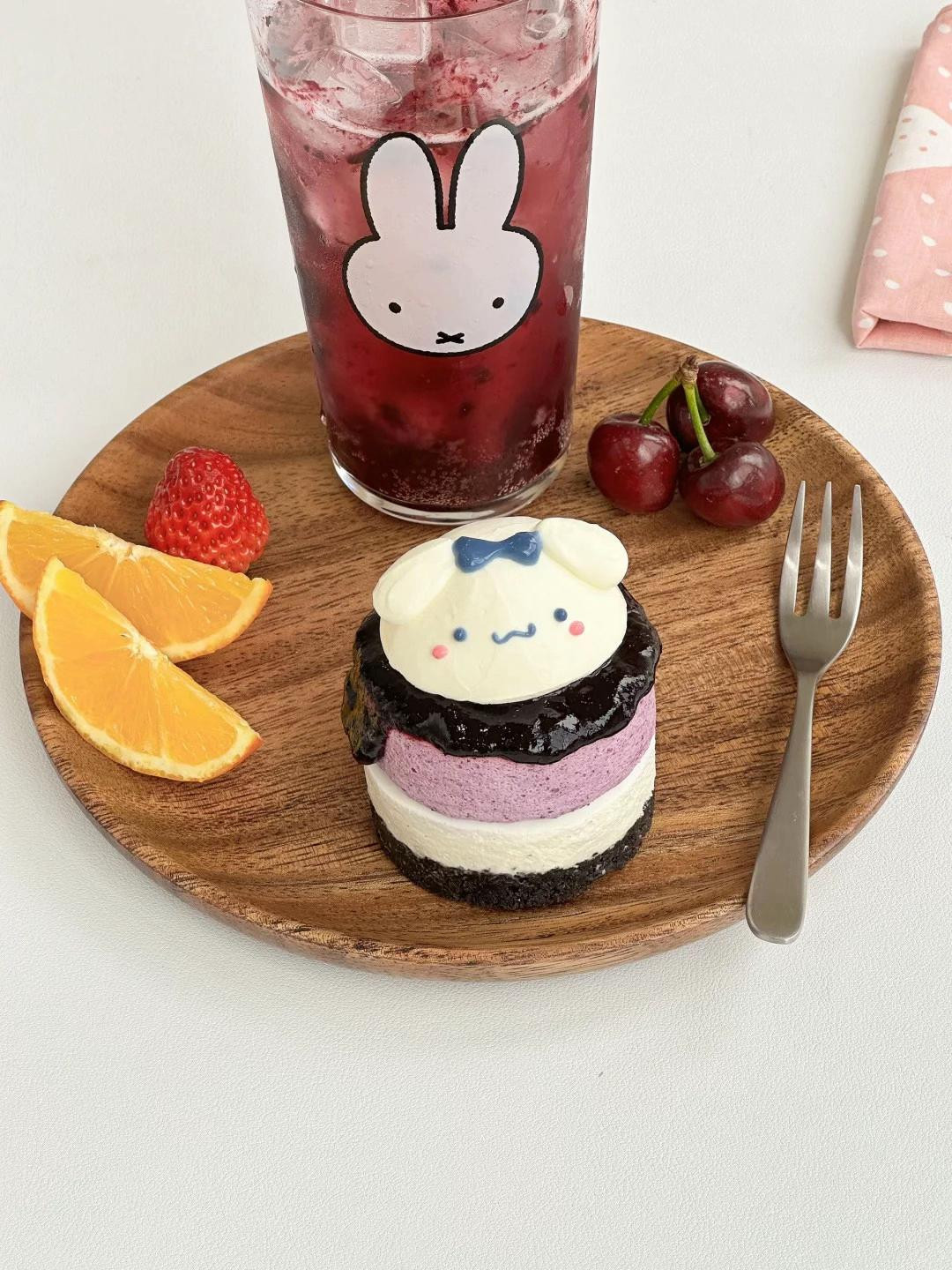 bánh mousse việt quất cinnamoroll