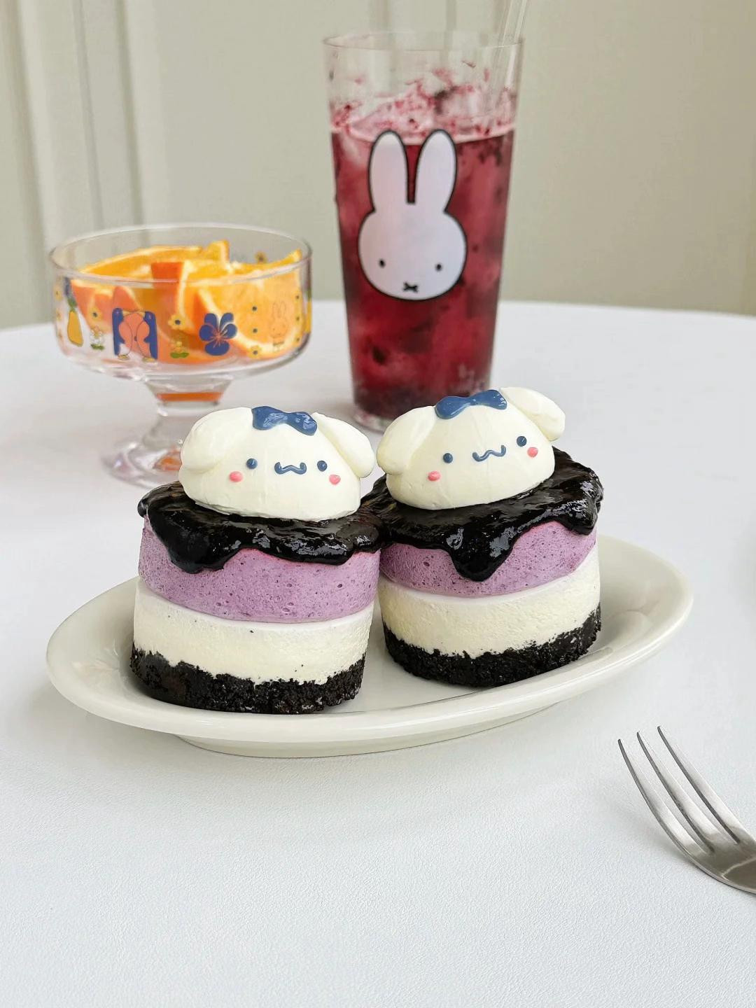 bánh mousse việt quất cinnamoroll