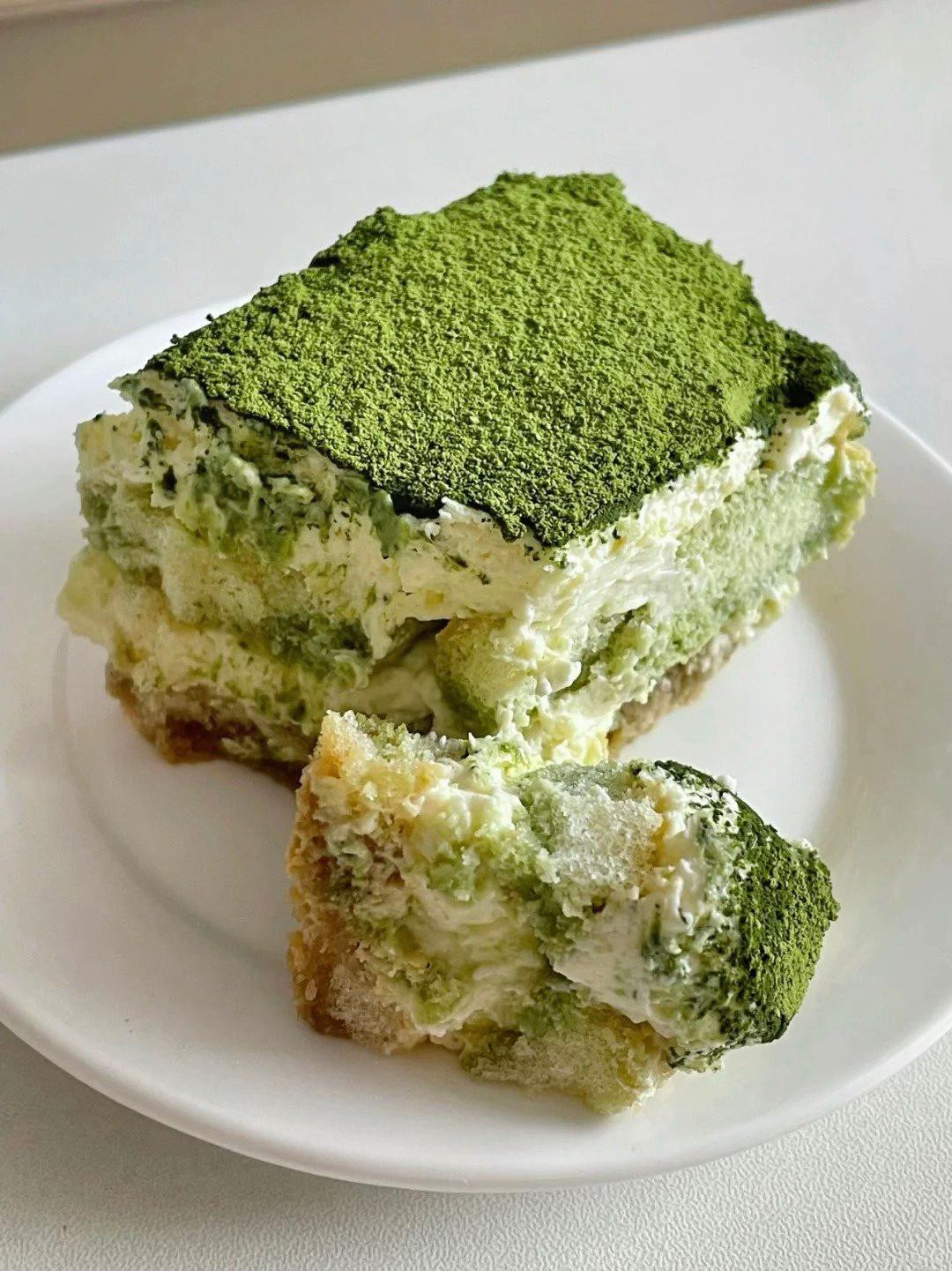 bánh tiramisu matcha