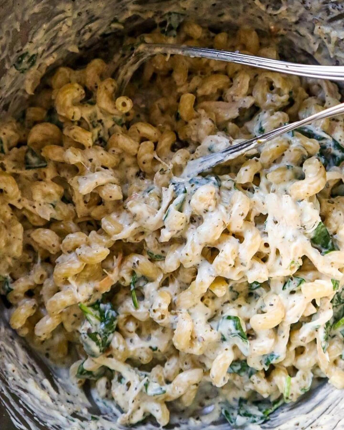 Cheesy Baked Chicken Pesto Mac: