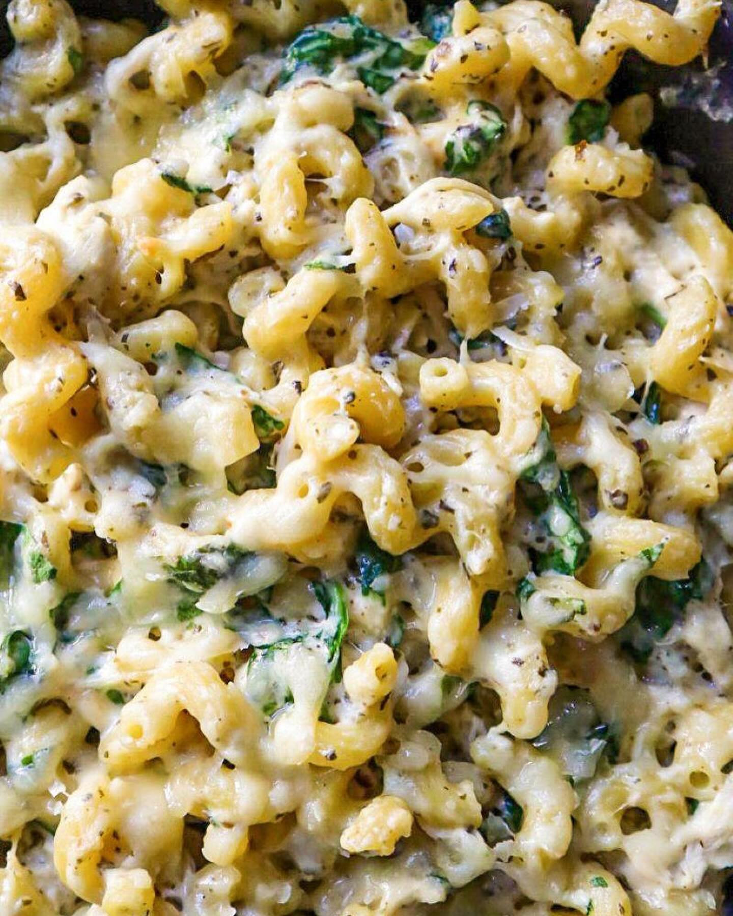 Cheesy Baked Chicken Pesto Mac: